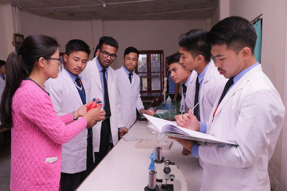 A view of Biology class in Biology Lab. 