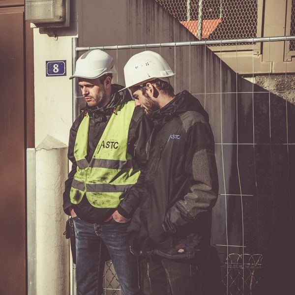 contractors talking