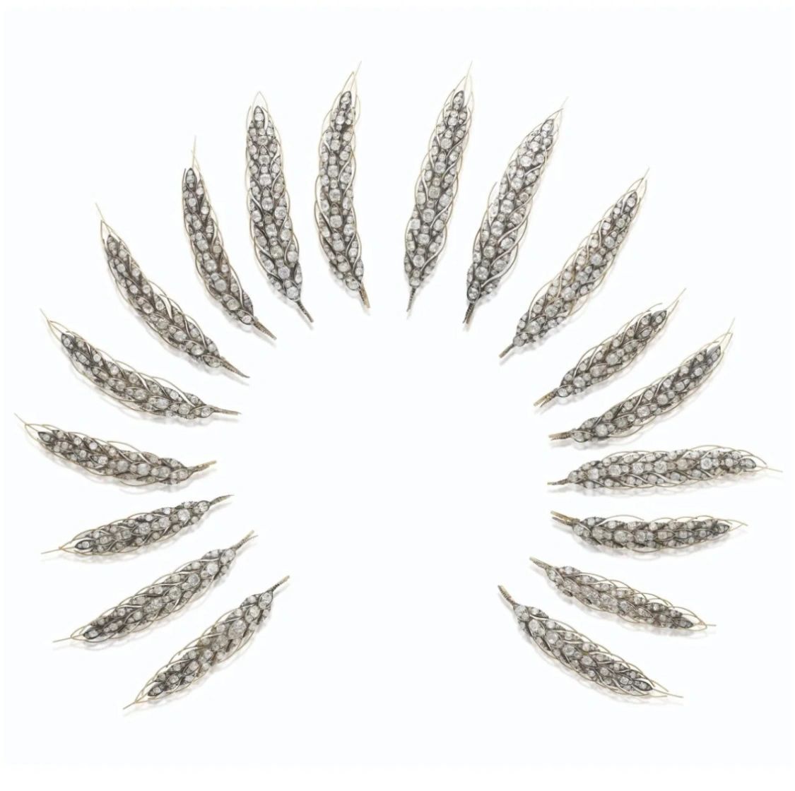 The individual ears of wheat could also be worn as brooches. 