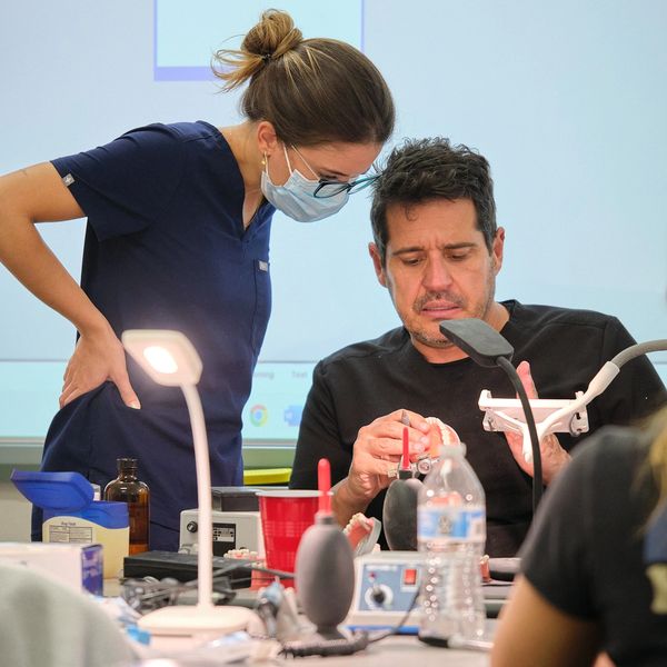 Intensive 3-day hands-on bench test preparation course taught by dr Augusto Neto DDS in Miami FL
