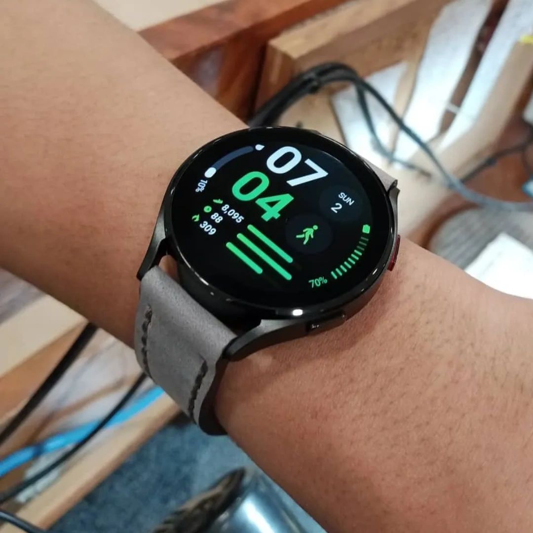 Hunter Tradition: A Perfect Match for Samsung Galaxy Watch 5