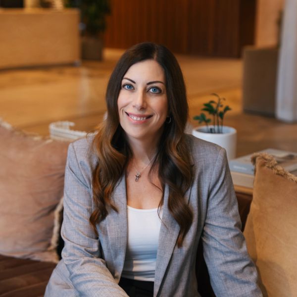 Kelly Gutowski LCSW offering EMDR therapy in Glendale Arizona office