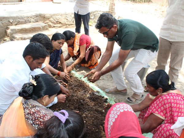 Demonstration on Organic compost preparation