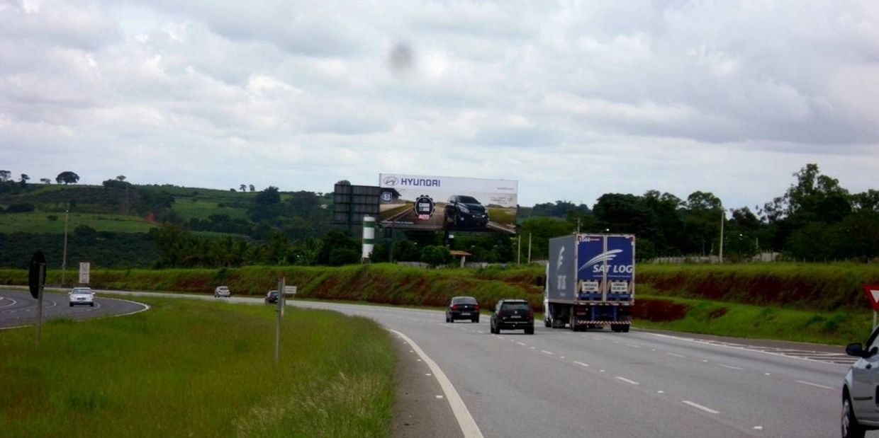 Painéis Rodoviários anunciar na Rodovia dos Bandeirantes