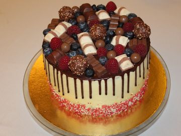 DRIP CAKE