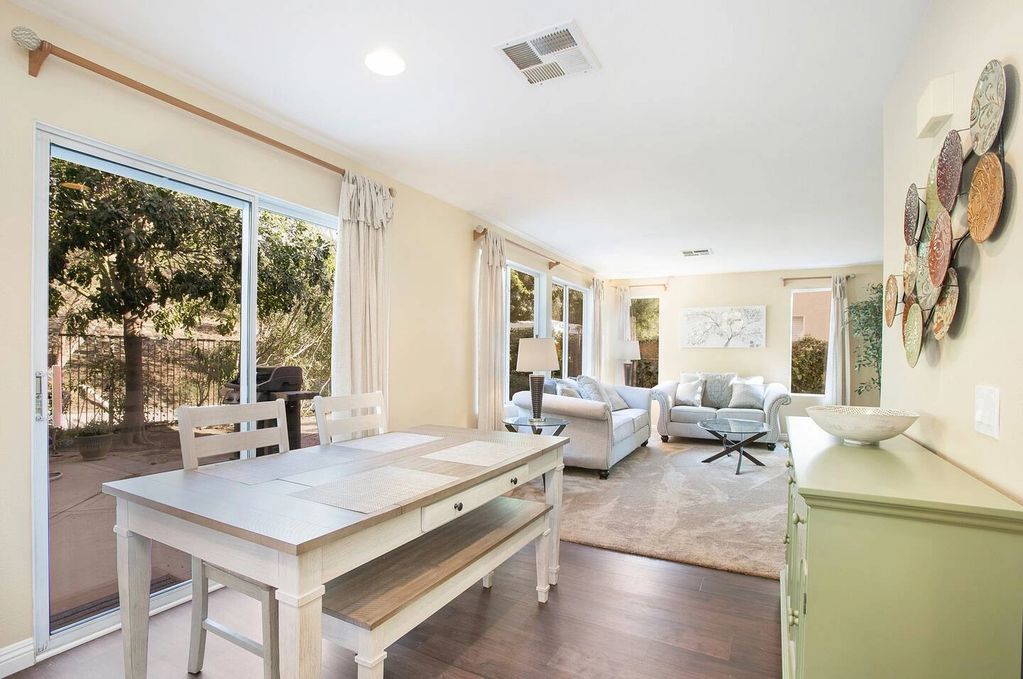 3 Bedrooms, 4 Beds Entire Home in Rancho Santa Margarita, California #airbnb #socchs.com #rsm 92688