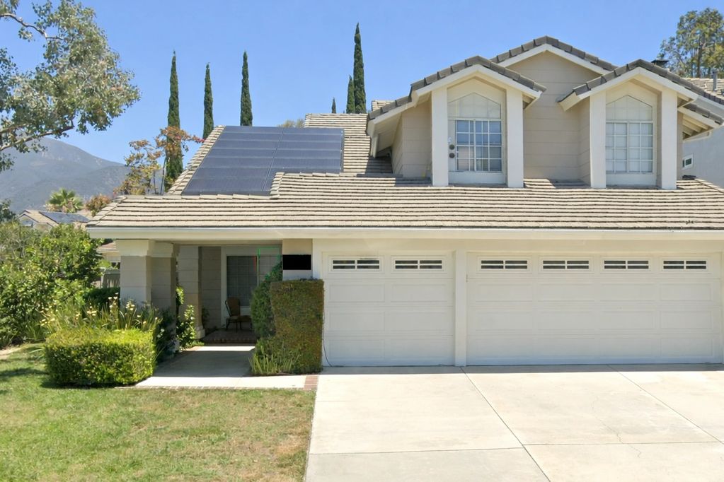 Beautiful modern 4-bedroom OC home #RSM #airbnb socchs.com #shortermhousing