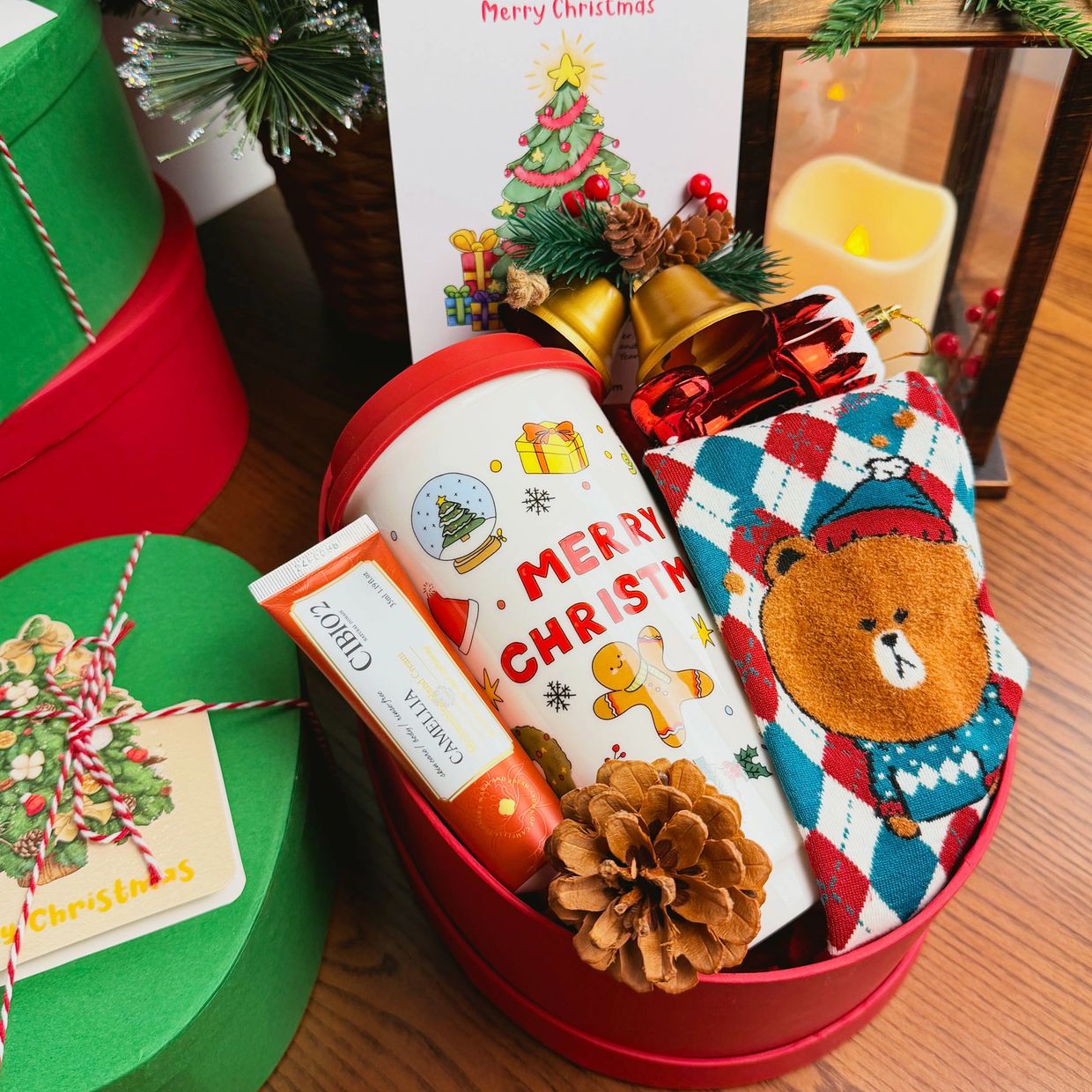 Christmas mug gift box with soft-lid mug, hand cream, socks or stocking, bell ornament, ornament, 
