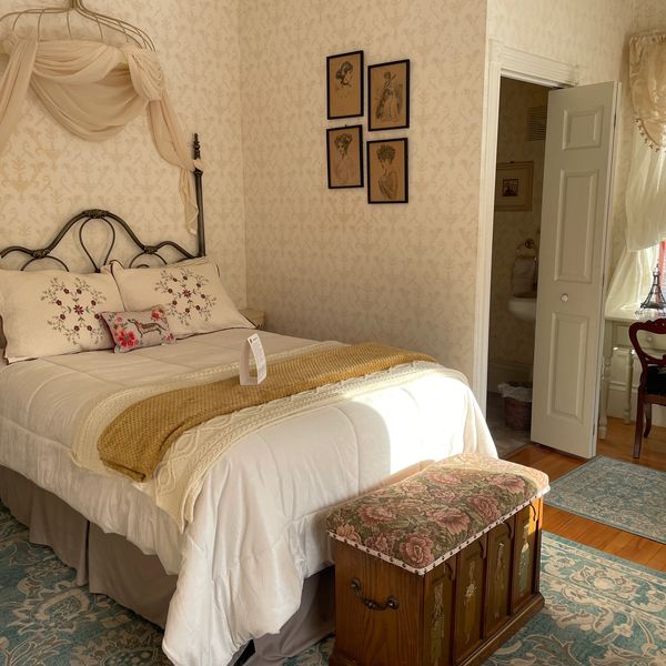 The Guilford Bed & Breakfast - Isabelle Room