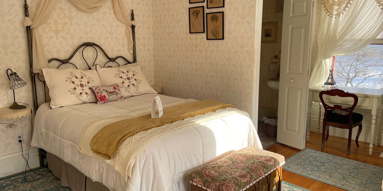 The Guilford Bed & Breakfast - Isabelle Room