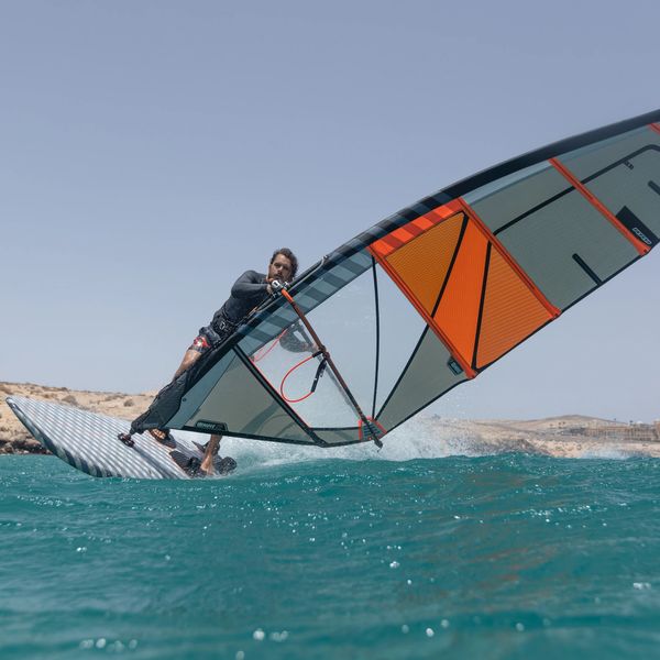 windsurfing