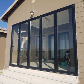 5 panel aluminium stack away folding door