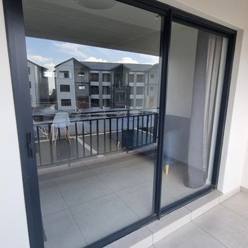 Aluminium sliding door