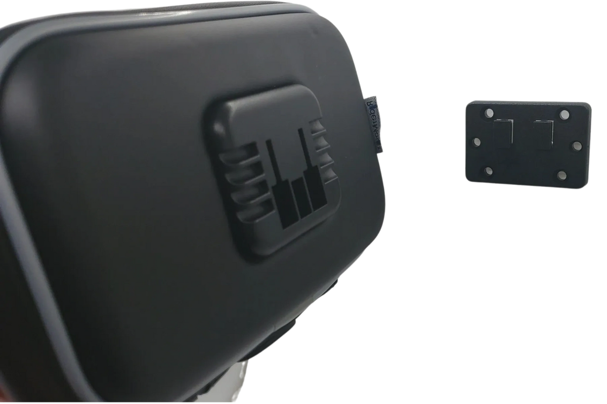 gispende i mellemtiden montage FLUSH MOUNT Waterproof GPS Case with shade visor