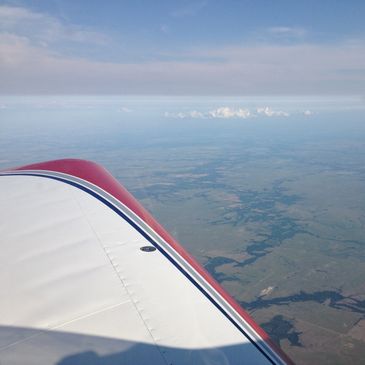 Airplane wing