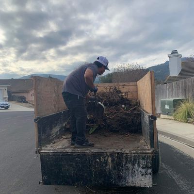 Junk removal 
Junk hauling services
Local junk removal 
