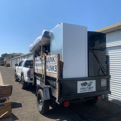 Junk removal 
Junk hauling services
Local junk removal 