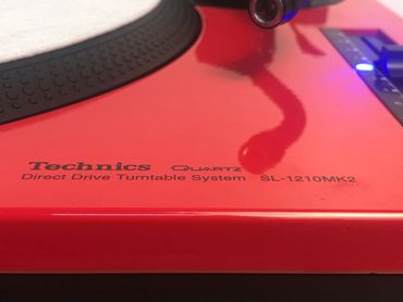 Technics 1210 MK2 Red