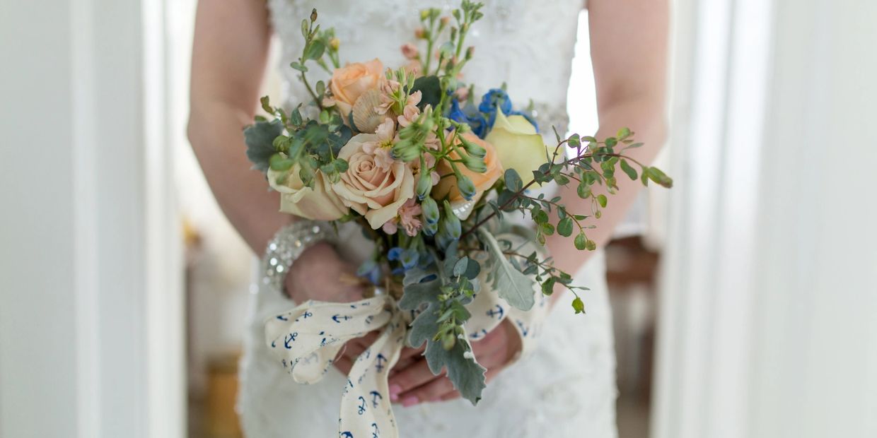 Blending Hearts, flowers, wedding, elope, Oregon, coast, officiant, Tekoa Rose Photography