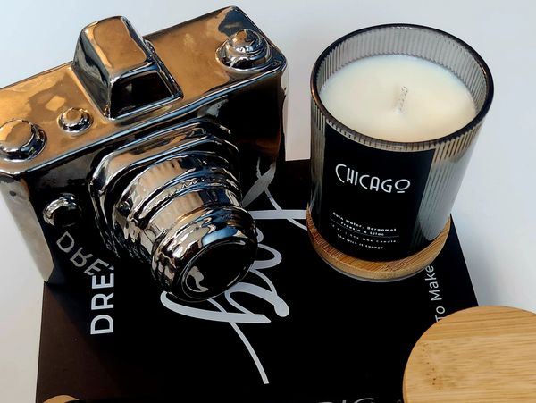 Chicago ave
Rain Water, Bergamot, Freesia & Lilac
10oz candle
Hand Poured Soy Wax
50 hour burn time