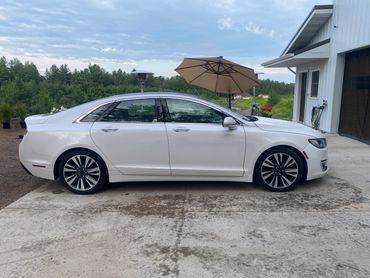 White 2017 Lincoln MKZ