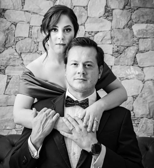 Según nosotros en "serios..."