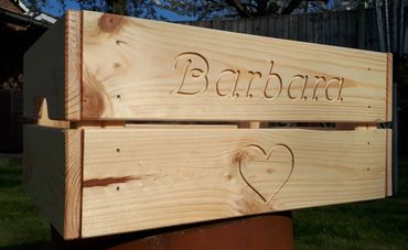 Plain carved crate (Heart)
23 x 31 x 14 cm 