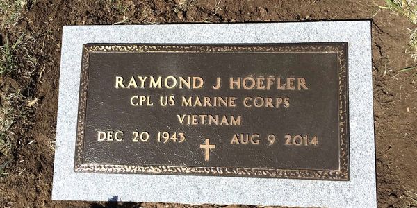 Gravestone of Raymond J Hoefler, US Marine Corps Vietnam veteran.