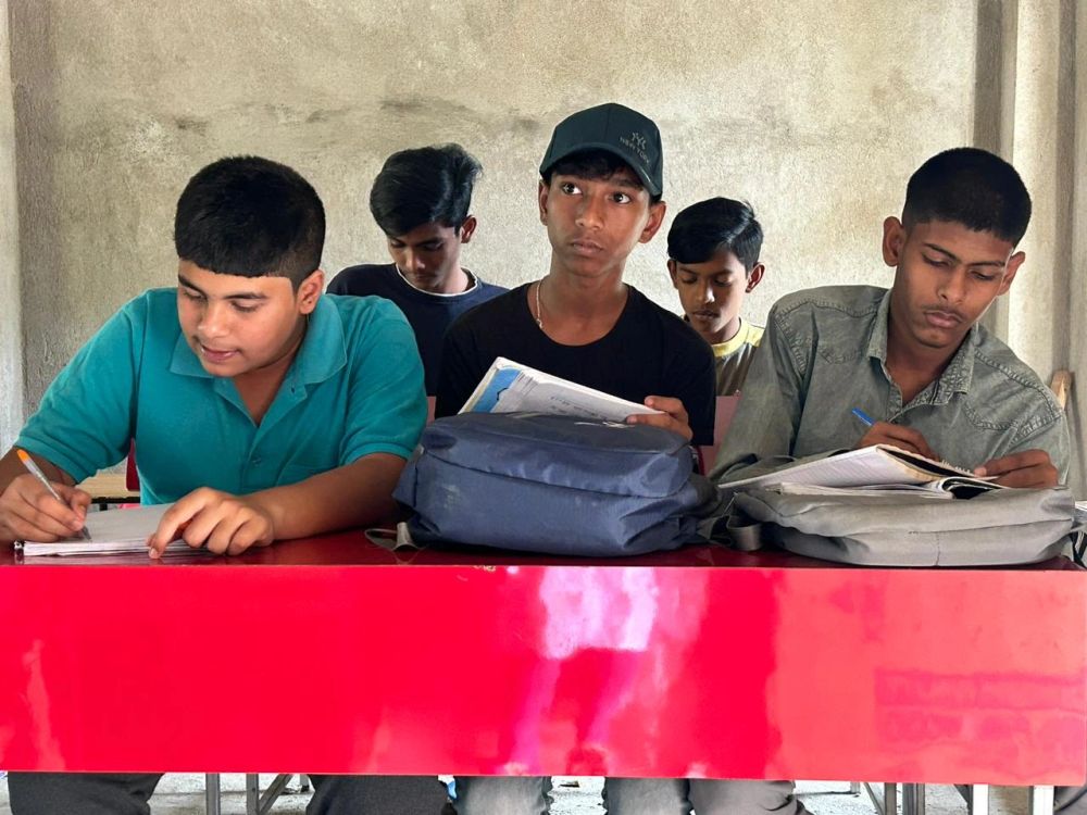 Children learning at a Navadisha study centre