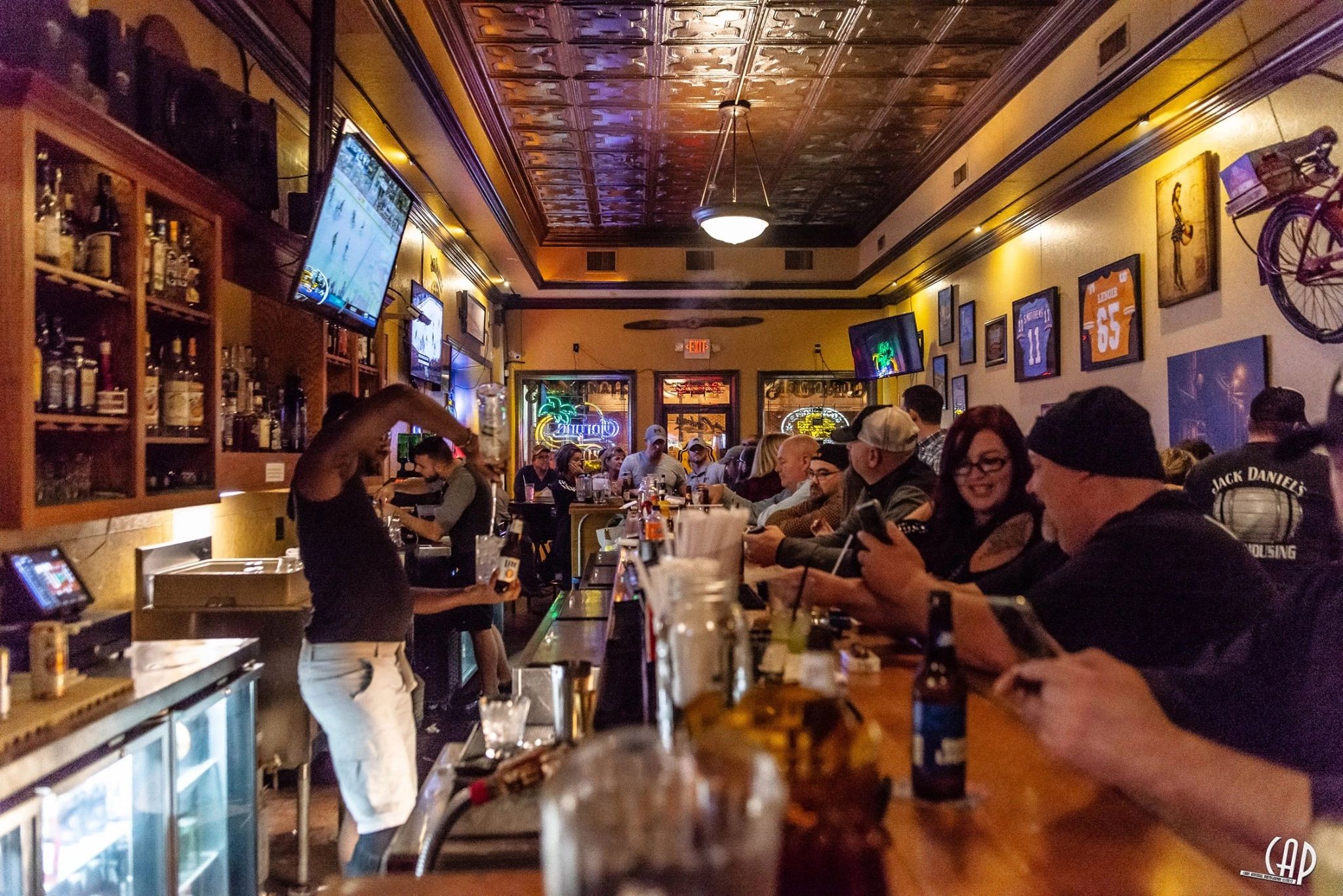 Bar, Burgers, Cocktails Londons Bar Tullahoma, Tennessee