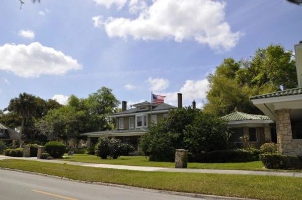 18,160 SF
 Year Built: 1915 (Original Building), 2002 (Newer Building)
26 total private offices
Sale