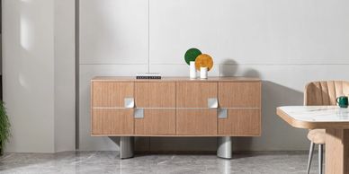 Buffet o credenza moderna y elegante en chapa de madera color nogal.
