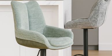 Banco moderno giratorio elevable. Elegante tapizado en tela. Pedestal negro.