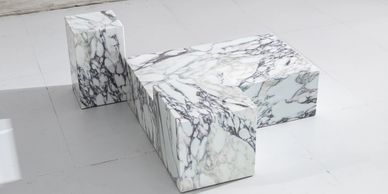 Mesa de centro moderna de marmol en 3 piezas.