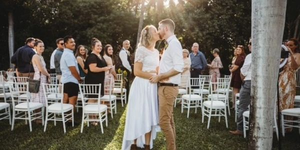 weddings under the tropical sun
photo by Zeti Photography