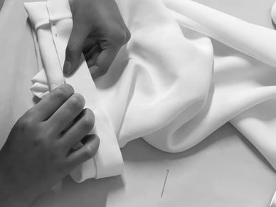 Hand sewing 
bespoke made-to-measure
House of Ollichon