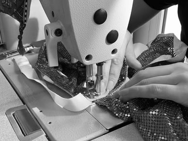 sewing
sampling
clothing manufacturers
brand start-ups
chainmail
POSTER GIRL