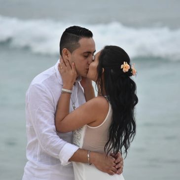 beautiful phot of the wedding couple on the beach