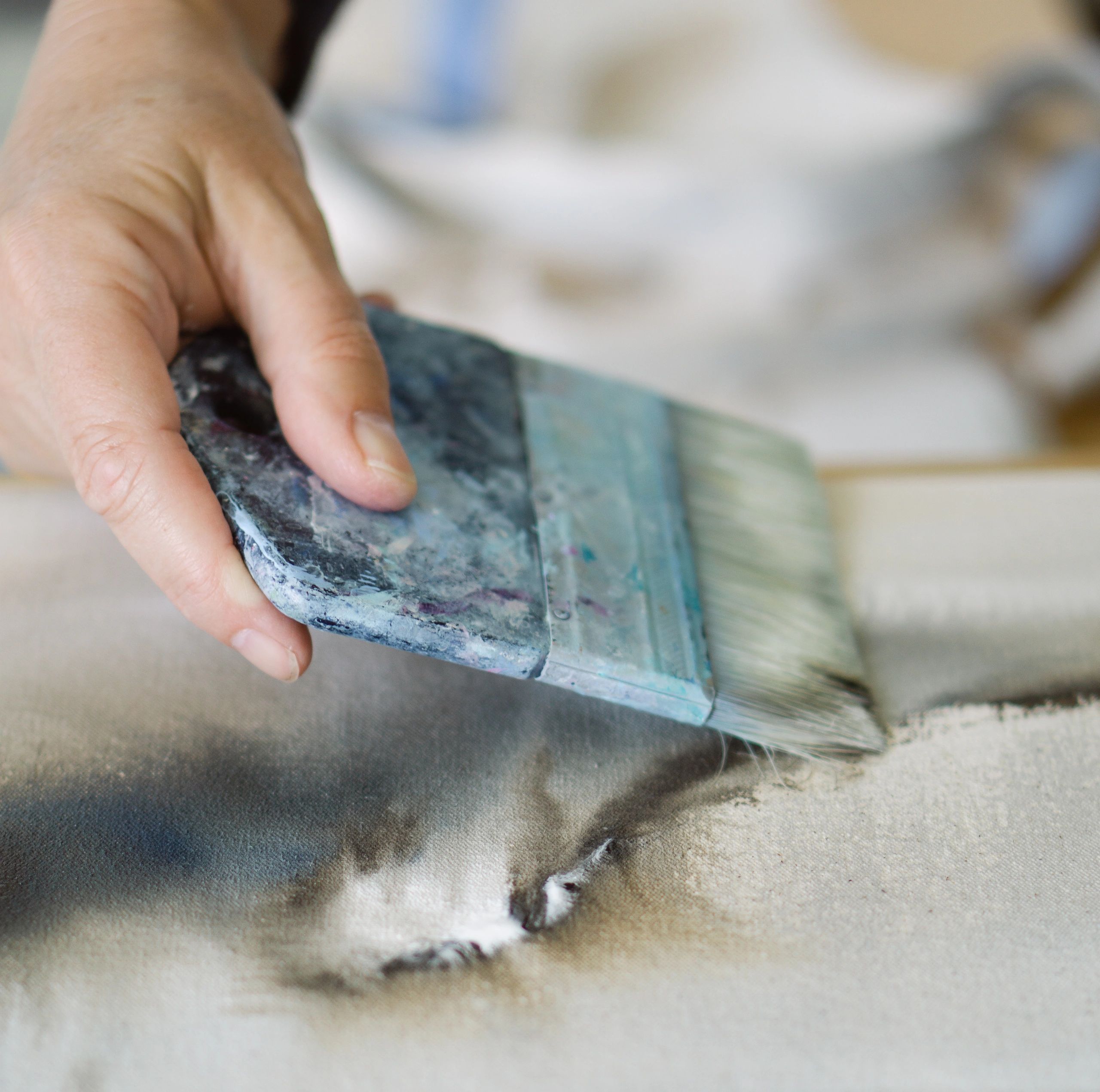 modern portrait of Devon artist in their studio by Felicity Billen