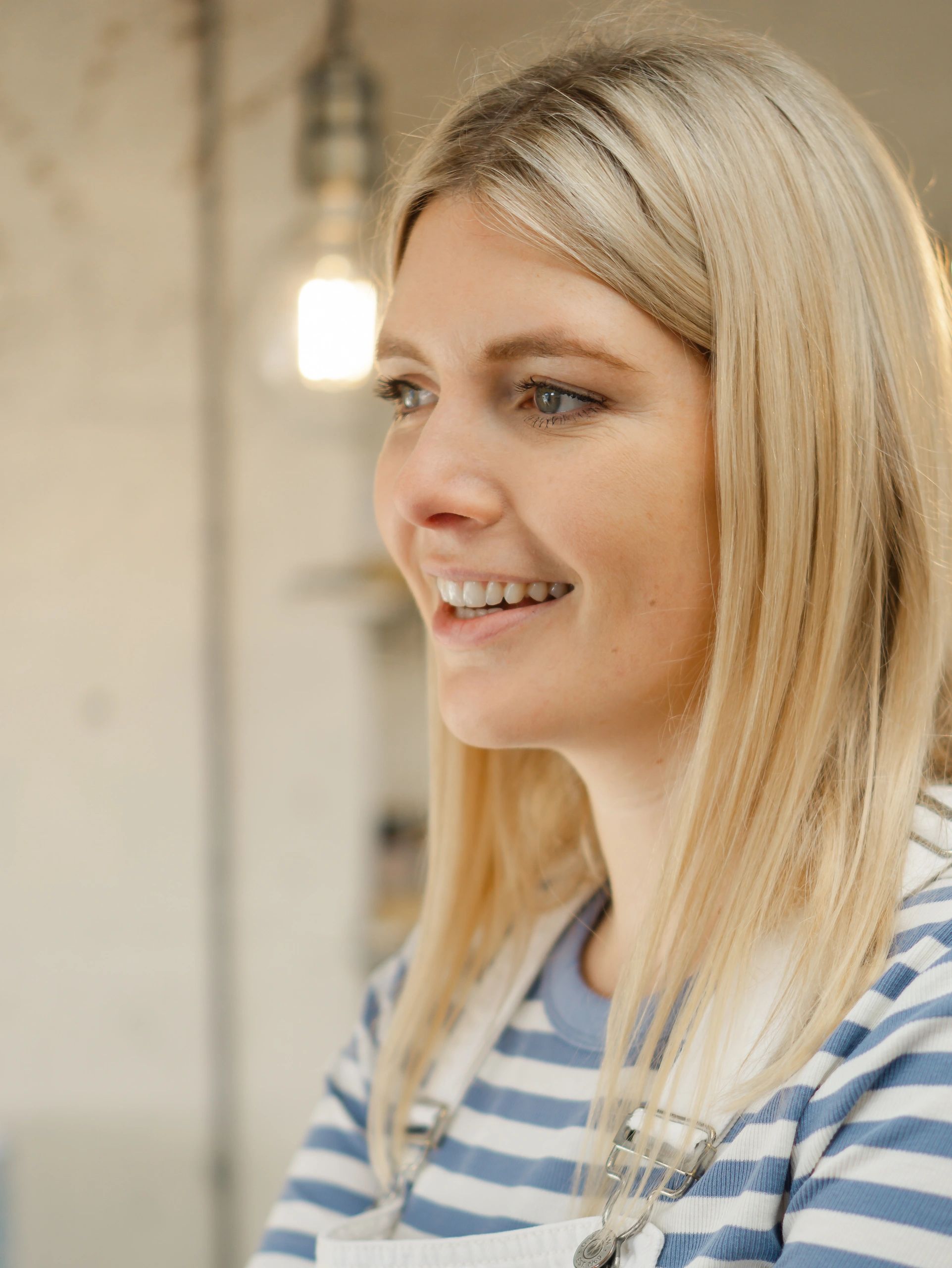 professional artist portrait in devon by felicity billen photography 