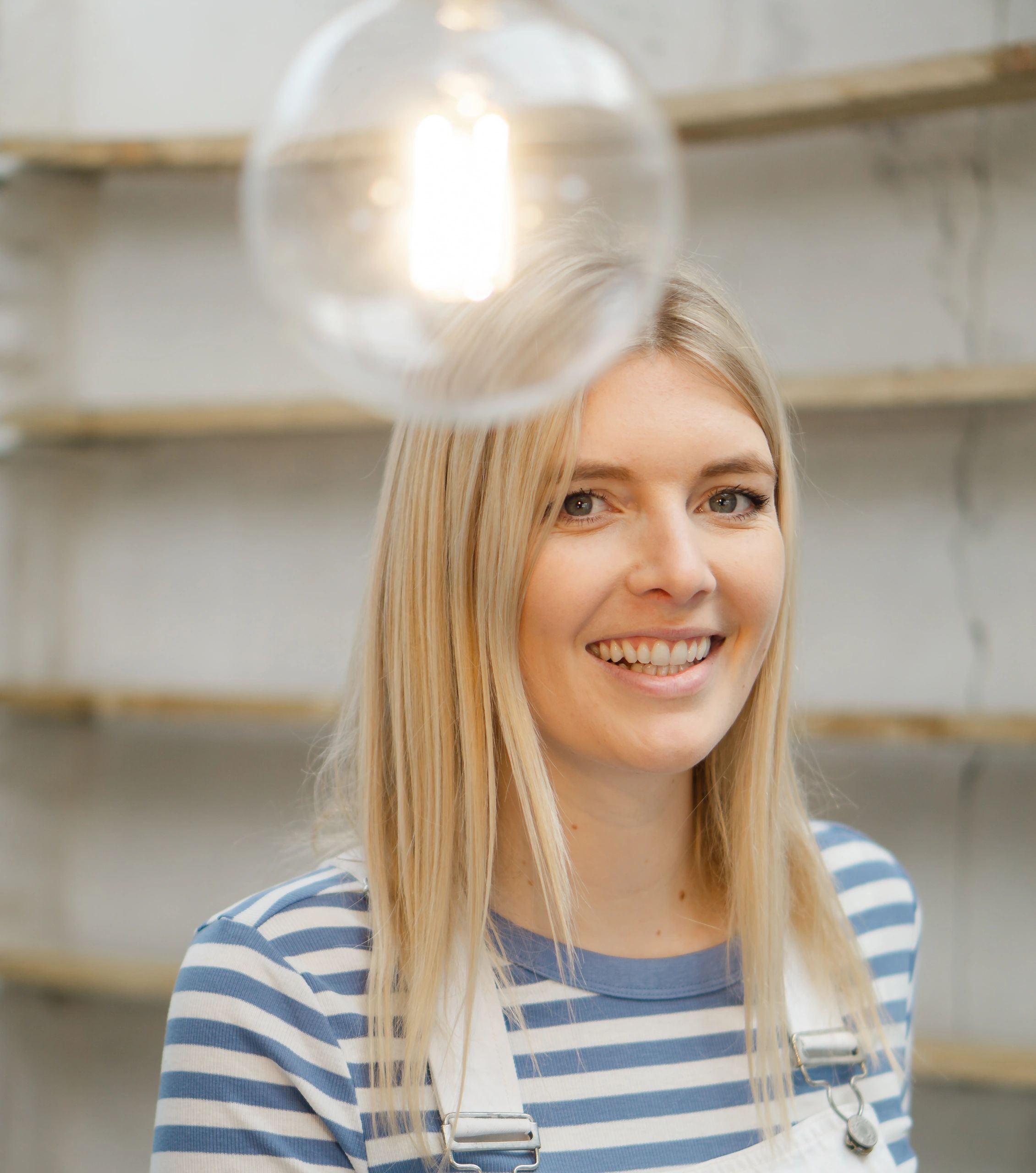 professional artist portrait in devon by felicity billen photography 