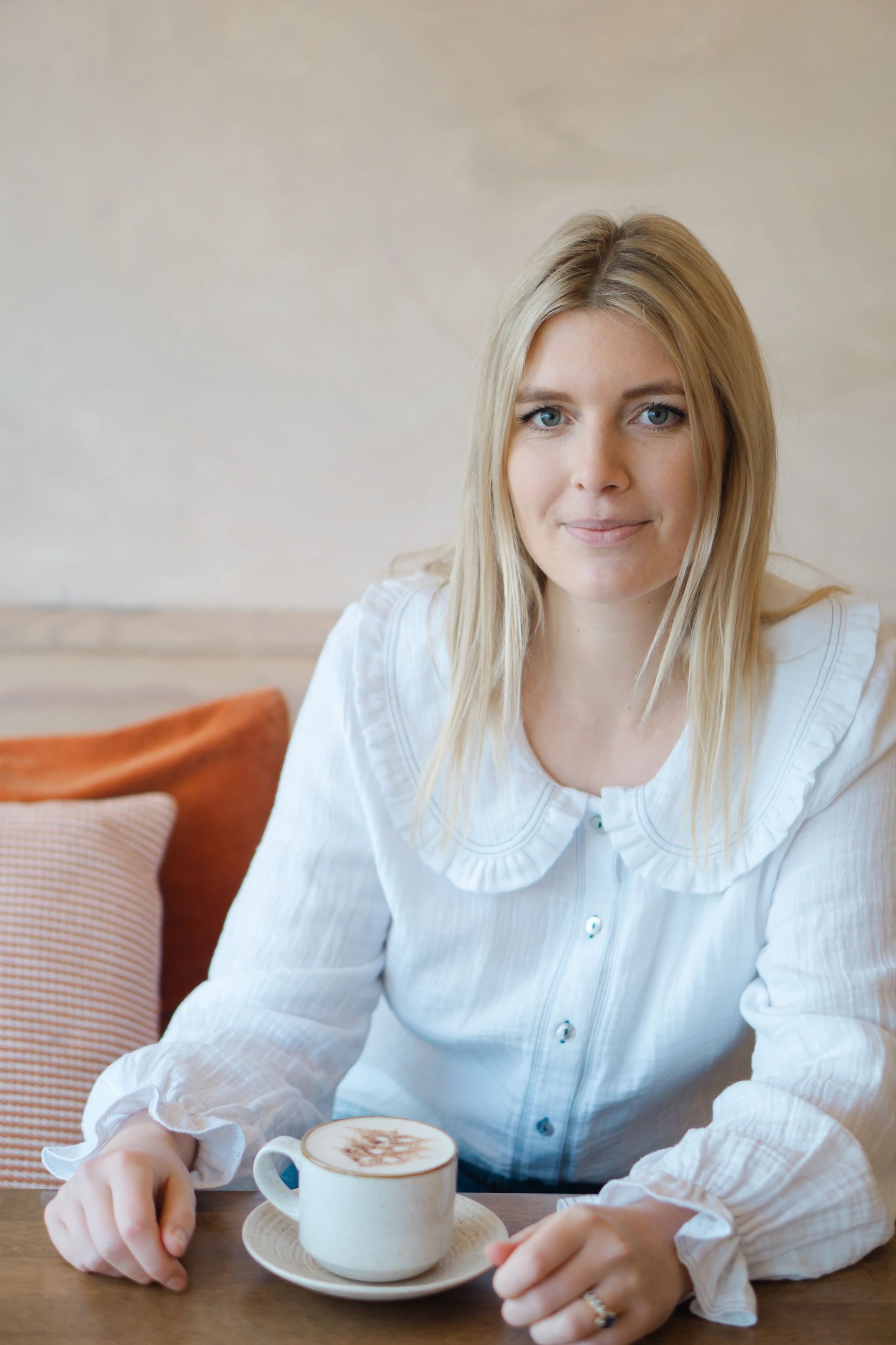 professional artist portrait in devon by felicity billen photography 