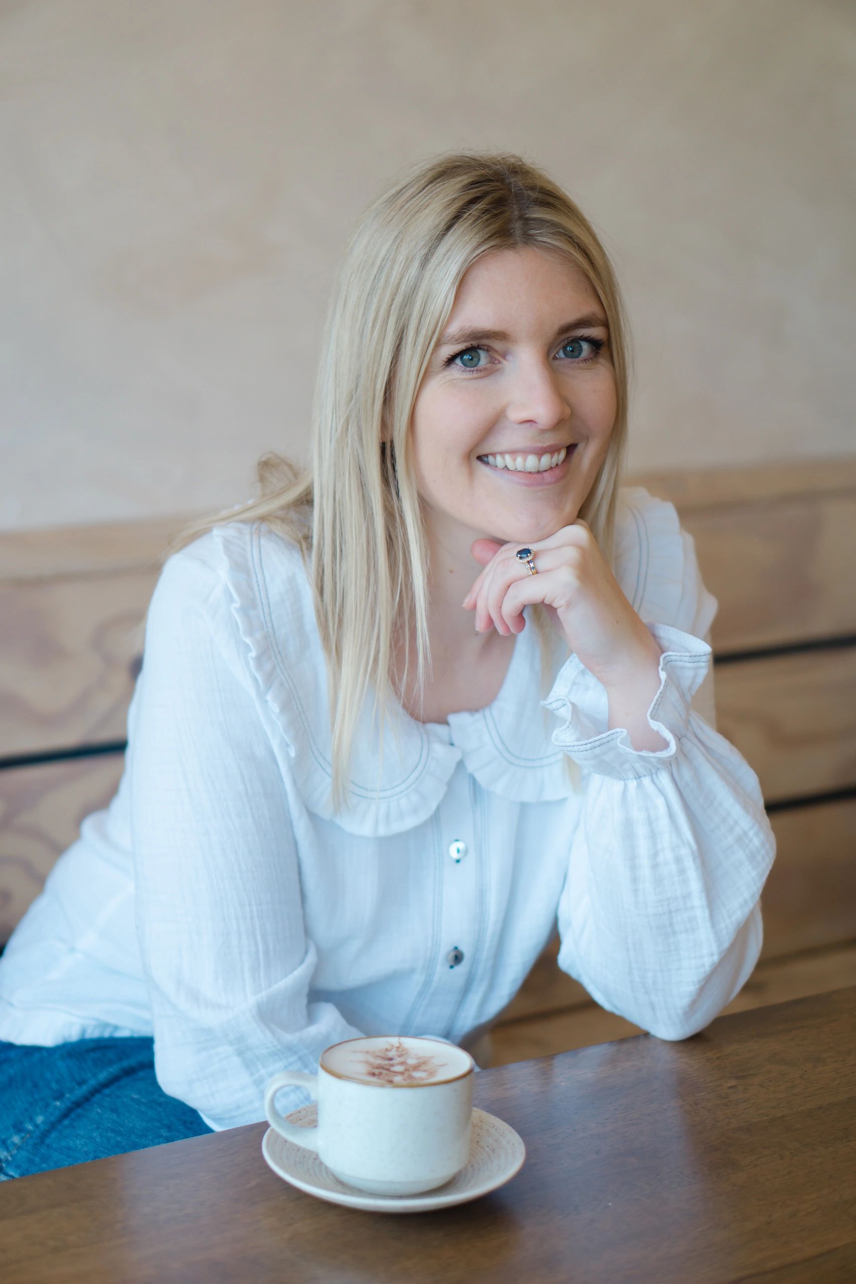 professional artist portrait in devon by felicity billen photography 