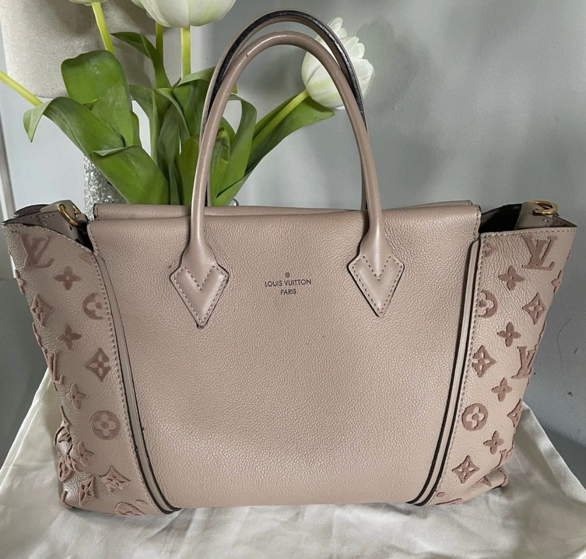 Louis Vuitton Veau Cachemire Tuffetage W PM Tote (SHF-23303) – LuxeDH