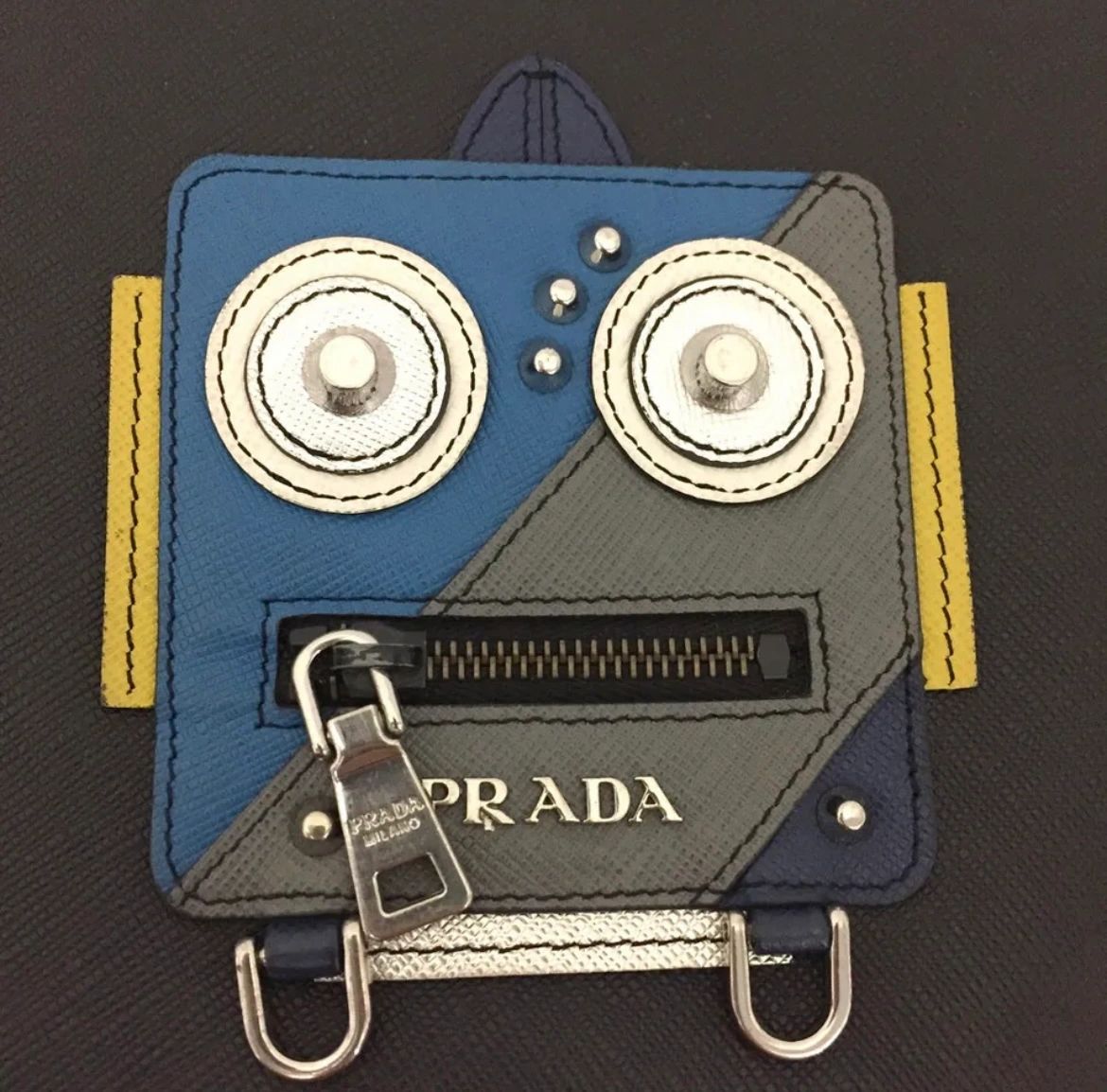 オンライン限定商品 PRADA 財布 ロボット 東海オンエア としみつ www