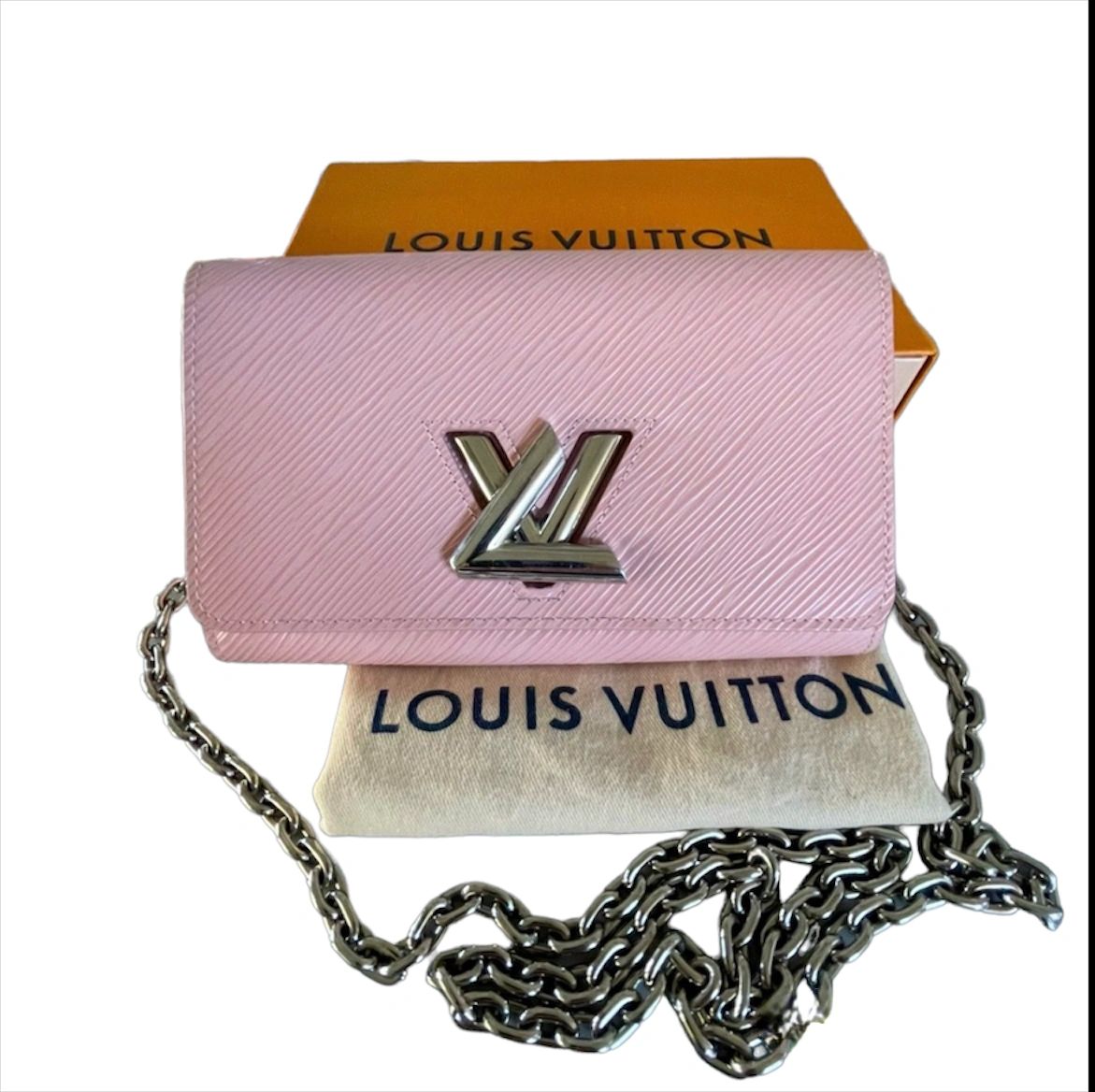 LOUIS VUITTON Pink EPI Woc Portefeuille Twist Silver Chain Wallet