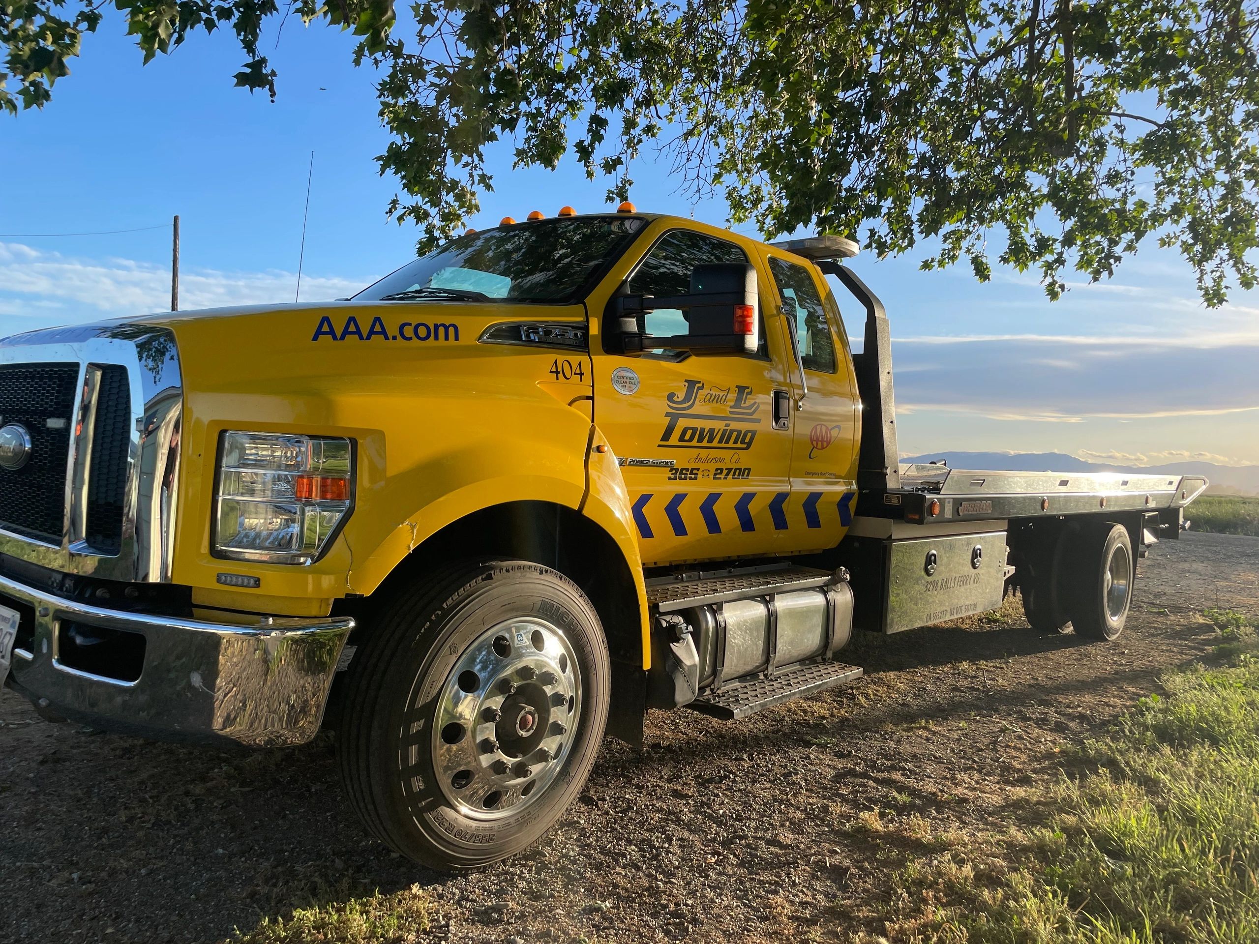 J&L Towing logo
