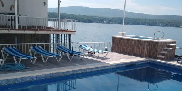 Renta de Casas en Tequesquitengo con acceso al lago, alberca privada para vacaciones de lujo