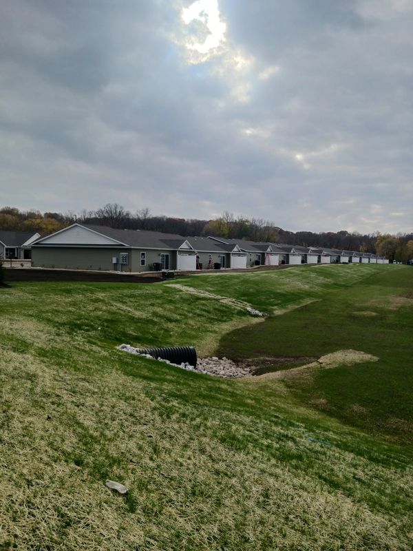 Grading for retention pond 