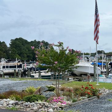 Harbor Road Garden at White's Creek Marina